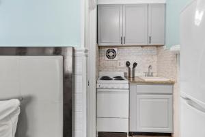 Ocean Waye Charming 1-Bedroom Condo Steps from the Beach