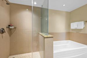 Honua Kai 4 FREE CARS KBM Resorts Extra Large Corner Suite 4 Units 8 Bedrooms HK ML-3894