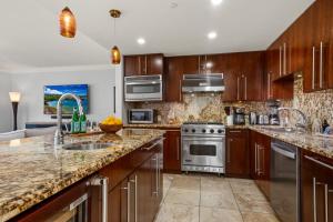 Honua Kai Villas Ocean View 5 BR Sleeps 14 Great for Families Complimentary Car with 6 Nights HKH ML-1643 by KBM