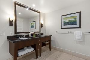 Honua Kai Villas Ocean View 5 BR Sleeps 14 Great for Families Complimentary Car with 6 Nights HKH ML-1634 by KBM