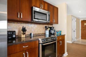 Honua Kai Villas Ocean View 5 BR Sleeps 16 Great for Families Complimentary Car with 6 Nights HKH ML-1233 by KBM