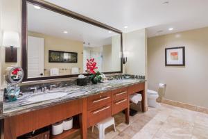 Honua Kai Villas Ocean View 7 BR Sleeps 20 Great for Families Complimentary Car with 6 Nights HKH ML-1319 by KBM