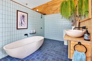 Timber & Stone - Sanctuary Eco House