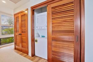 Kapalua Bay Villas Ocean View 2 BR Sleeps 6 Steps to Beach Complimentary Car with 6 Nights KBV ML-1984 by KBM