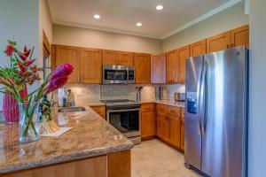 Kapalua Golf Villas 2 Free Cars KBM Resorts Large Bedrooms 2 Units 2 Bedrooms ML-2147