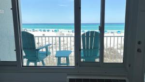 Beachfront King, Private Balcony,No fees-CC219 Pcb