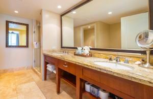 KBM Resorts 3 FREE CARS Honua Kai Hokulani Ocean view 6-Bedroom Multi-Unit Listing Recently Remodeled HK ML-2942
