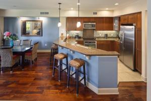 Halii Kai3 BR Halii Kai Resort 3-Bedroom villa Big Island Complimentary Car with 6 Nights HLI-19G by KBM