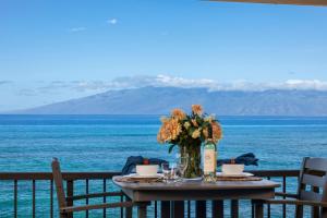 Lokelani Oceanfront 2 BR Sleeps 6 Steps to Lagoon Complimentary Car with 6 Nights LOK-B201 by KBM