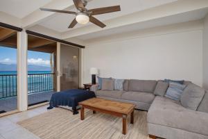 Lokelani Oceanfront 2 BR Sleeps 6 Steps to Lagoon Complimentary Car with 6 Nights LOK-B201 by KBM