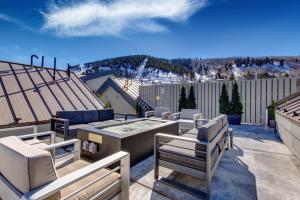 Lift Lodge 103 Walk to Ski Lift Hot Tub KBM