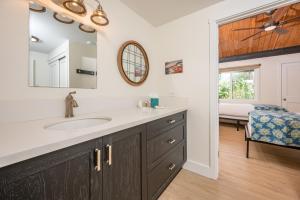 Napili Point Villas Oceanfront 3 BR Sleeps 8 Complimentary Car with 6 Nights NAP ML-1171 by KBM