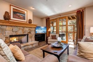 Park City TPC Hot Tub KBM ML-1347