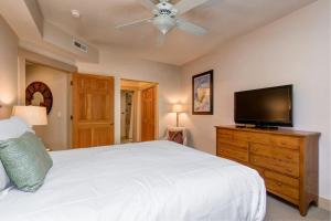 Park City TPC Hot Tub KBM ML-1347