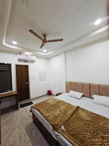 Aadishwar Stay