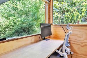Timber & Stone - Modern Eco Retreat and Studio