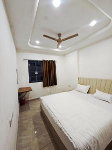 Aadishwar Stay