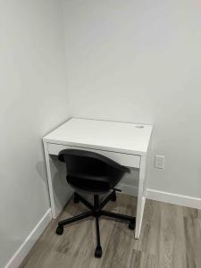 Charming 1Bd Basement Suite with Private Entrance