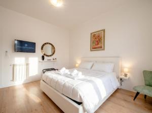 Bari Home
