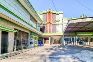 Abbas Syariah Hotel near Menara Kudus Mitra RedDoorz