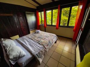 Rustic Jungle EcoLodge Near Arenal Volcano