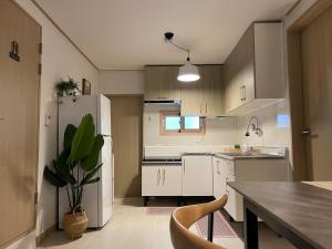 Gini Accommodation Sindorim Walking distance from Yeongdeungpo Station Up to 8 people 3 bedrooms Hongik University Station Incheon