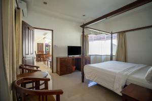 Family 4 Bed Room with Private Pool in Seminyak