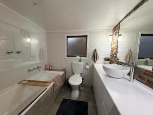 Lavender Cottage - Cute & Cosy Miners Cottage