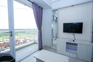 Seven Living Tamansari Mahogany Karawang