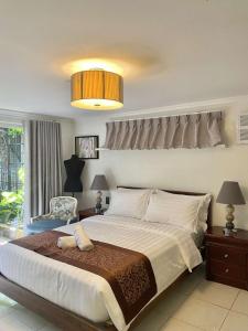 Commander Suites de Velada
