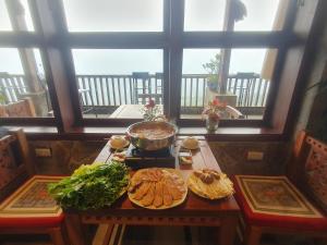 TIME Restaurant & Homestay