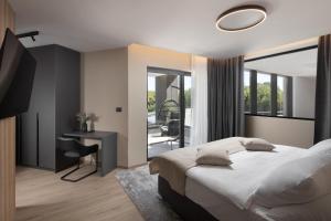 Luxury H2 Villa