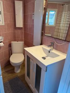 Quiet Holiday Home with Extra Comforts, Jacuzzi, Ideal for a Relaxing Break