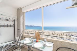Beachfront Cozy appartment with Sea Views