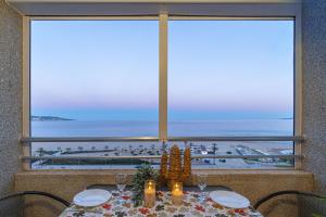 Beachfront Cozy appartment with Sea Views