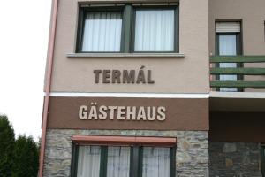 Penzi&oacute;n Term&aacute;l Vend&eacute;gh&aacute;z B&uuml;k Maďarsko