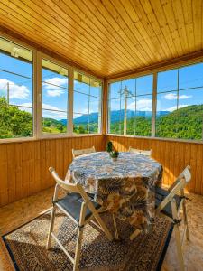 Prater House Mountain View