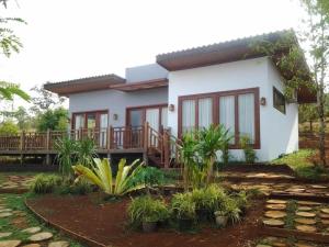 Mayura Hill Resort