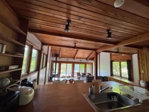 CabinC Private Fireplace, BBQ, Lake Saiko MtFuji