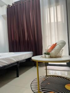 SHORE 2 MOA Staycation T2 U1712