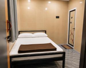 Joy Ac Hall & Rooms
