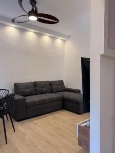 The locals Vouliagmeni square apartment