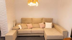 Bright 2BR home with double patio Macarena