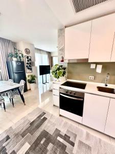 Riviera jomtien 2 bedroom sea view