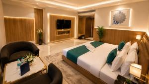 Hotel Corporate Plaza Near Near Terminal 3 Delhi IGI Airport With Free Airport Pickup