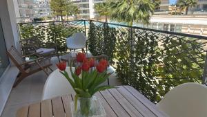 Marina Real II, fabuloso apartamento by Bookindenia