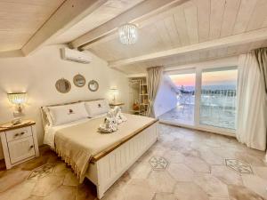 Godano Rooms
