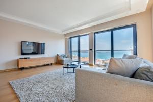 One-Bedroom Family Suite in Managed Aparthotel - Bosphorus View in Central Location