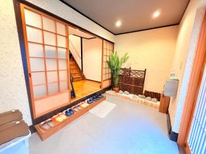 LEON RESORT HOTEL Max10people Nanba 4min Shinsaibashi 7min Umeda 14min Hanazonocho