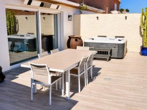 Ático Prestige Dénia con gran terraza, jacuzzi y ubicación céntrica con vistas al mar by Family Homes Rentals
